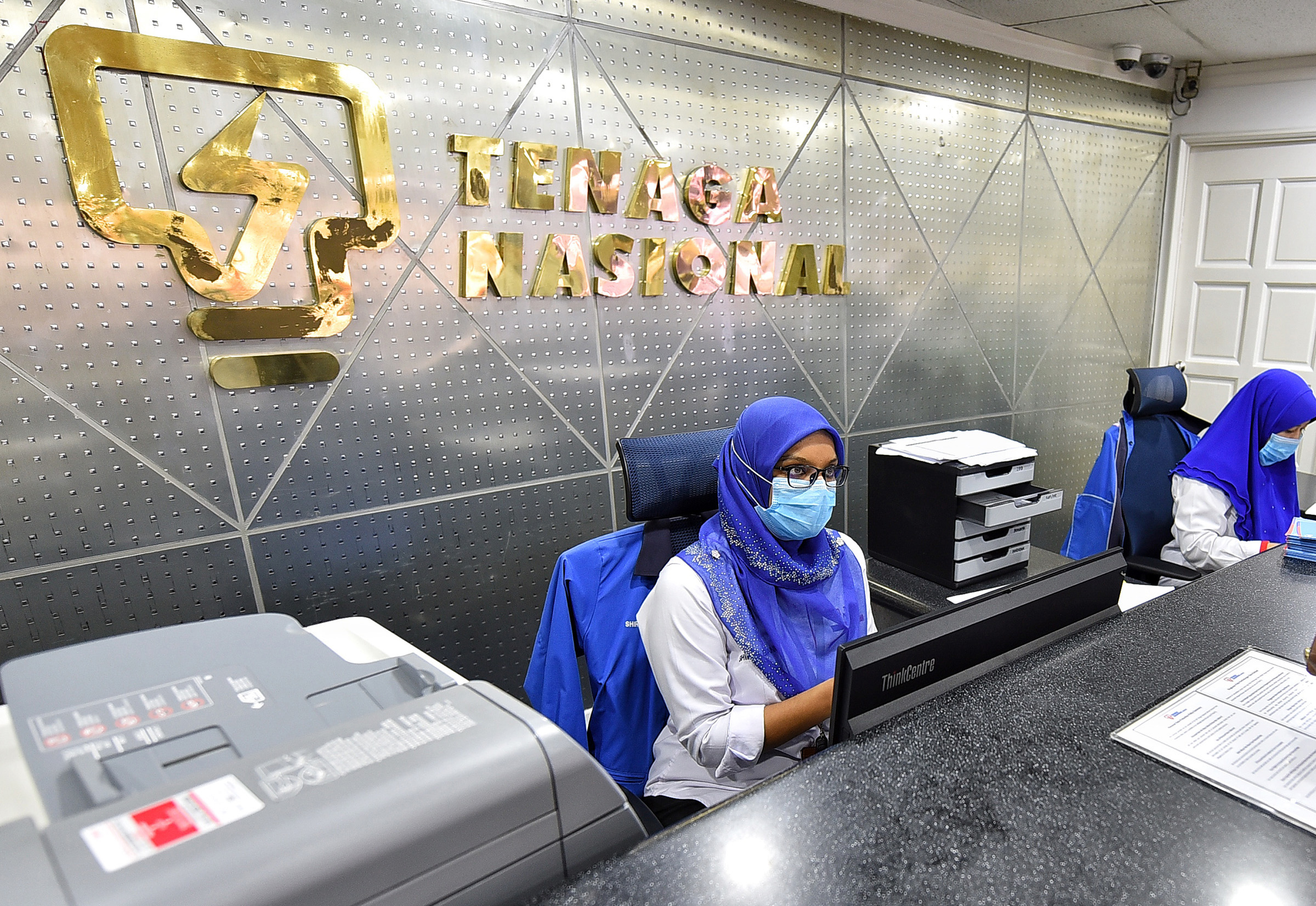 TNB mengambil langkah berjaga-jaga seperti pemakaian penutup muka apabila Kedai Tenaga kembali beroperasi secara berperingkat mulai 12 Mei ini.